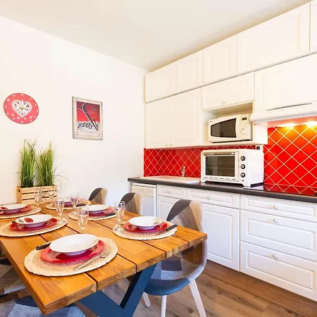 Apartment Ideal Pour 6 Personnes, Avec Terrase De 24m², Proche Telepherique Et Commerces - Fr-1-296-459